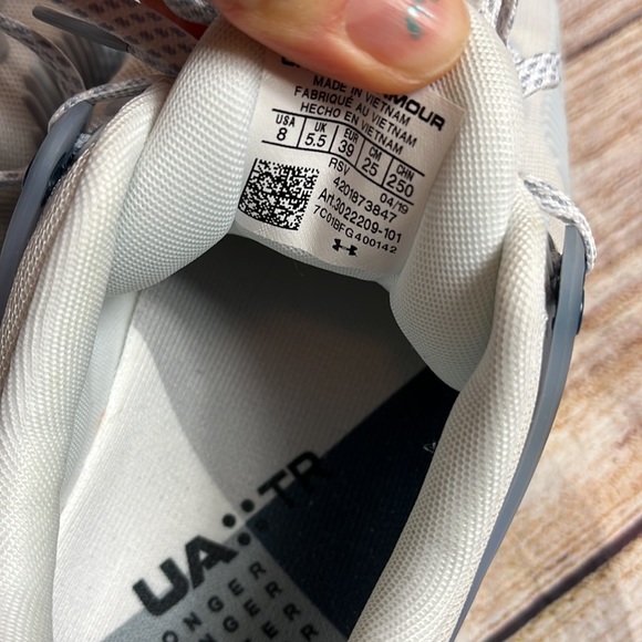 Under Armour | Women HOVR Apex Cross Trainer shoe 8 sneaker nearly new running - Picture 13 of 15